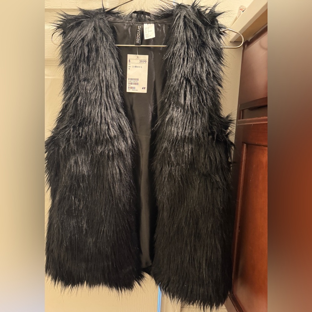 H&M Black Faux Fur Vest